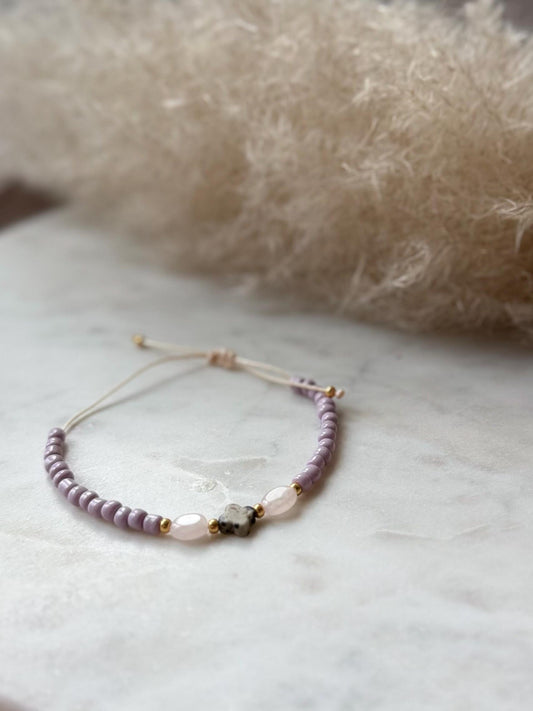 Zartes Edelsteinarmband handgefertigt - mit Dalmatiner Jaspis und Rosenquarz - Freundschaftsarmband