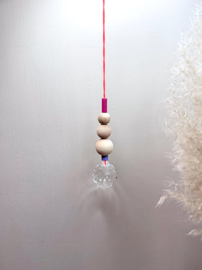 Handgefertigter bunter Sonnenfänger - Suncatcher mit Prisma - Regenbogen Fensterdekoration aus Glas