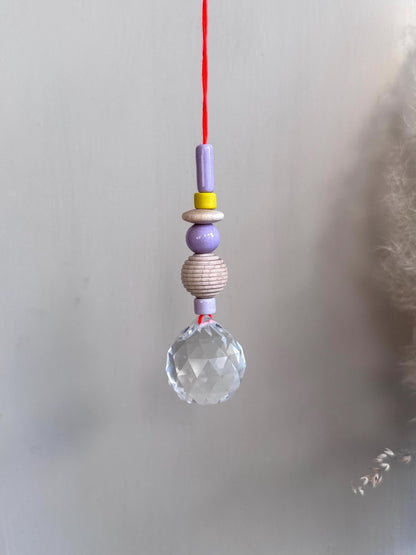 Handgefertigter bunter Sonnenfänger Neonorange, Gelb & Flieder - Suncatcher mit Prisma - Regenbogen Fensterdekoration aus Glas