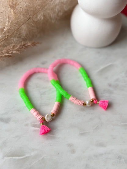 Katsuki Perlenarmband in Rosa und Neongrün mit Süßwasserperle handgefertigt - Buntes Armband mit Quaste