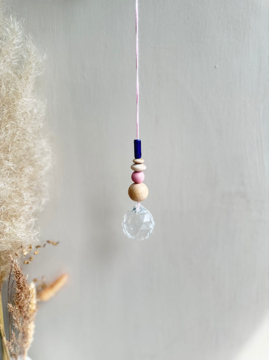 Handgefertigter bunter Sonnenfänger - Suncatcher mit Prisma - Regenbogen Fensterdekoration aus Glas - Rosa und Blau