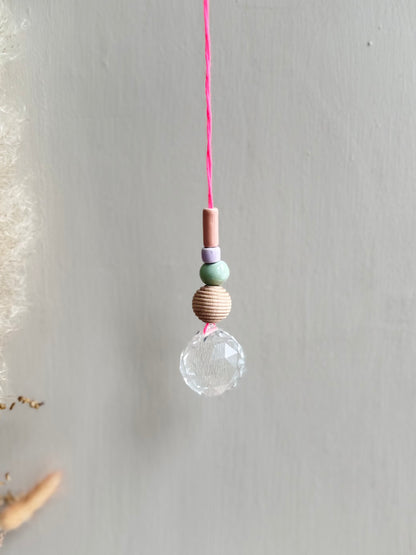 Handgefertigter bunter Sonnenfänger - Suncatcher mit Prisma - Regenbogen Fensterdekoration aus Glas
