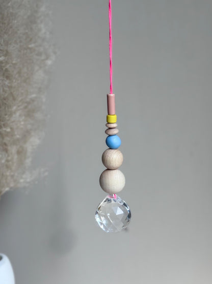 Handgefertigter bunter Sonnenfänger - Suncatcher mit Prisma - Regenbogen Fensterdekoration aus Glas