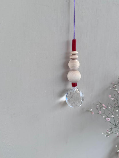 Handgefertigter bunter Sonnenfänger - Suncatcher mit Prisma - Regenbogen Fensterdekoration aus Glas