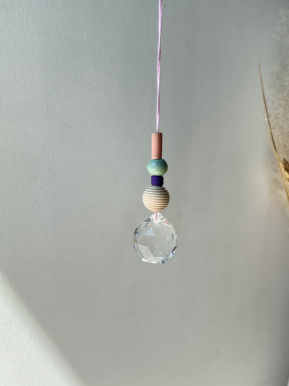 Handgefertigter bunter Sonnenfänger Rosa und Grün - Suncatcher mit Prisma - Regenbogen Fensterdekoration aus Glas