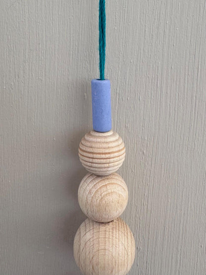 Handgefertigter bunter Sonnenfänger - Suncatcher mit Prisma - Regenbogen Fensterdekoration aus Glas