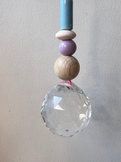 Handgefertigter bunter Sonnenfänger Neonpink und Pastell - Suncatcher mit Prisma - Regenbogen Fensterdekoration aus Glas (Kopie)