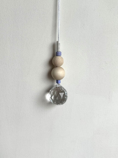 Handgefertigter schlichter Sonnenfänger - Suncatcher mit Prisma - Regenbogen Fensterdekoration aus Glas