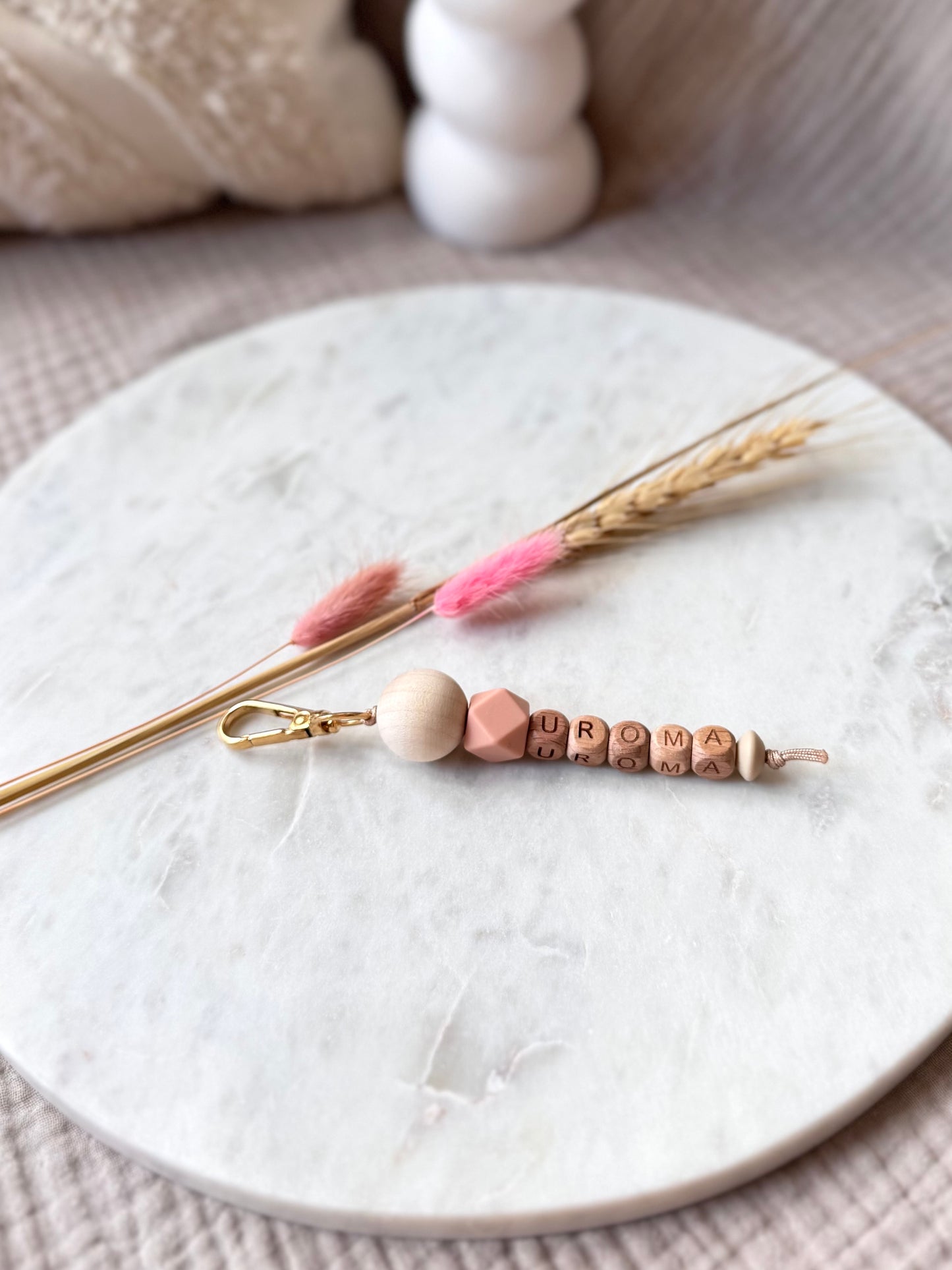 Schlüsselanhänger UROMA - Holzperlen & Silikonperlen - Geschenk für Uroma