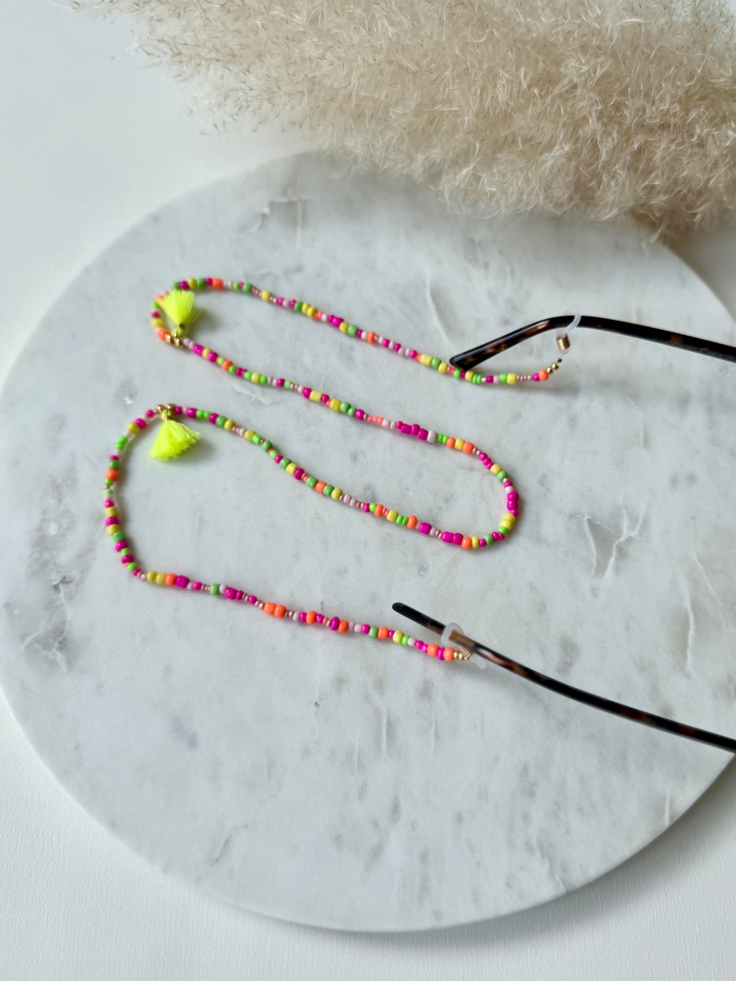 Bunte Brillenkette handgemacht - Rocaillesperlen in Neonfarben - mit Quasten