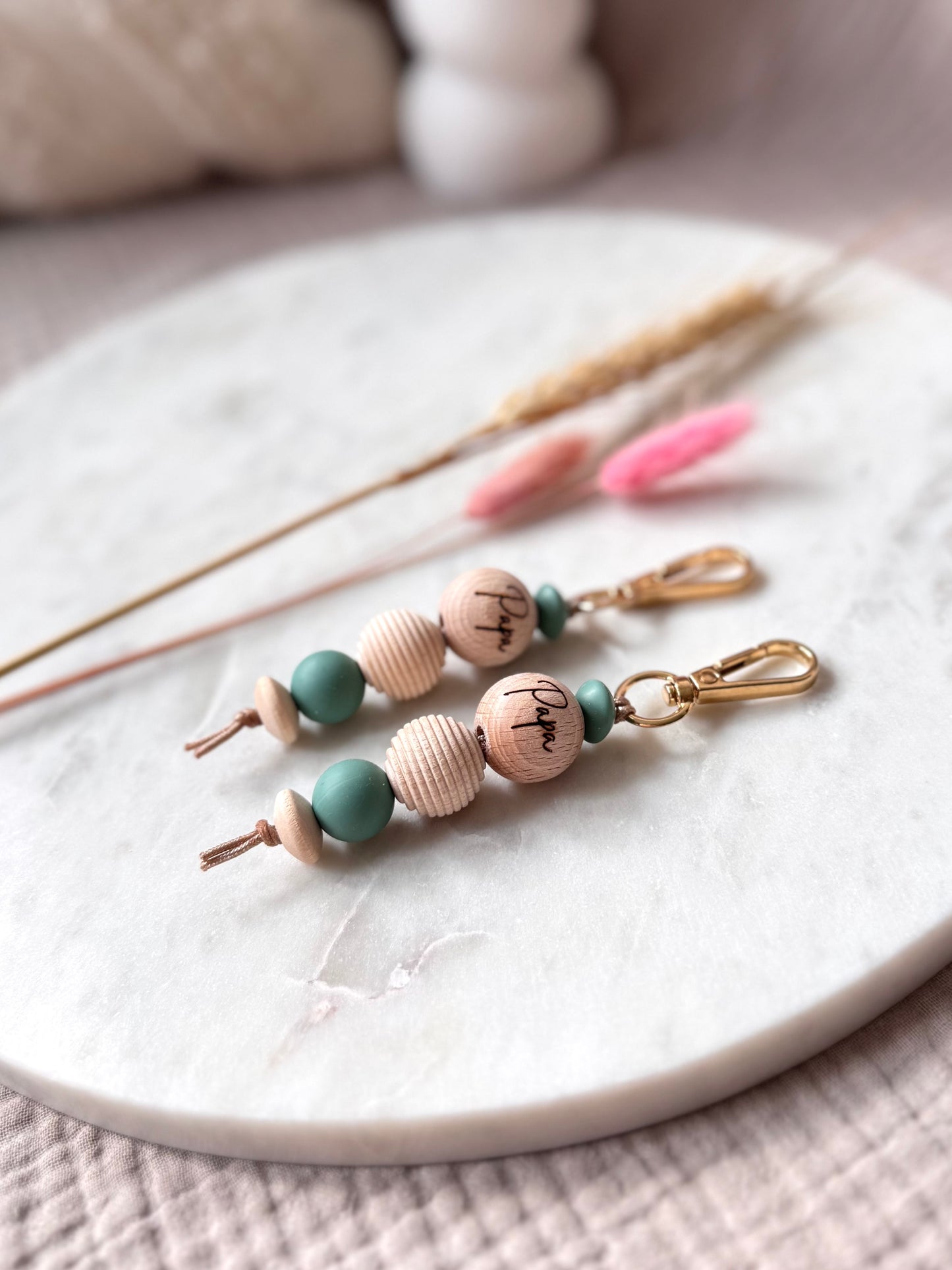 Bunter Schlüsselanhänger PAPA in verschiedenen Farben - Holzperlen & Silikonperlen -Geschenk für Papa