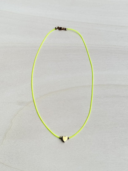 Herzanhänger Kette in neongelb und Gold - Edelstahl Schmuck - Ibiza Boho Style