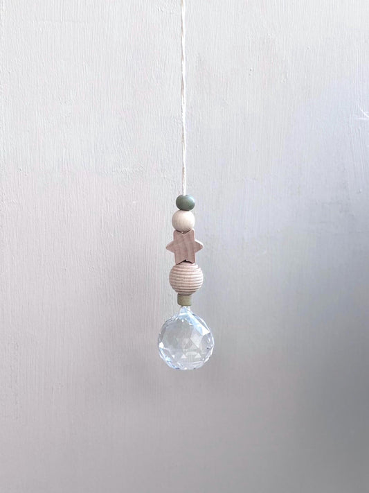 Handgefertigter schlichter Sonnenfänger STERN - Suncatcher mit Prisma - Regenbogen Fensterdekoration aus Glas