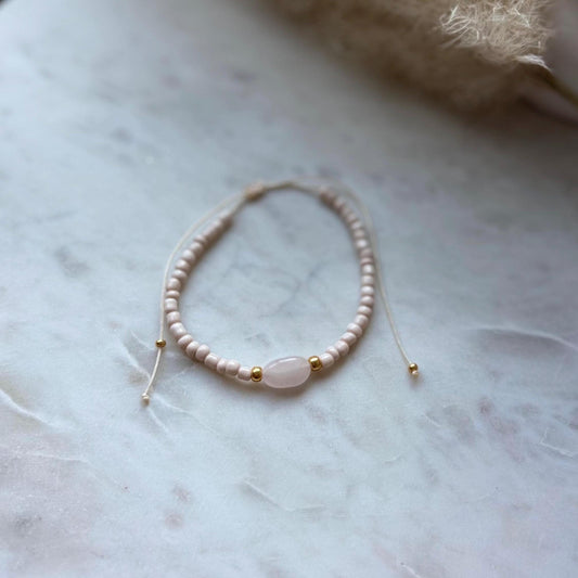 Zartes Edelsteinarmband handgefertigt - mit Rosenquarz - Freundschaftsarmband