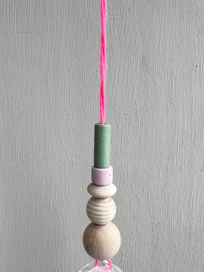 Handgefertigter bunter Sonnenfänger - Suncatcher mit Prisma - Regenbogen Fensterdekoration aus Glas