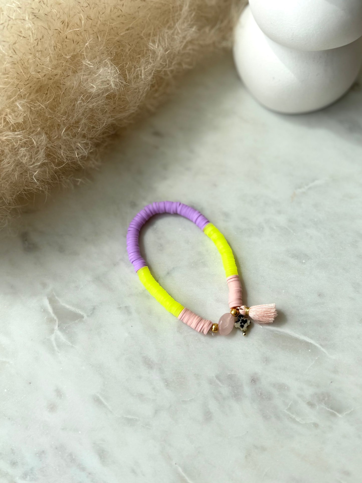 Katsuki Perlenarmband mit Rosenquarz handgefertigt - Buntes Armband mit Quaste