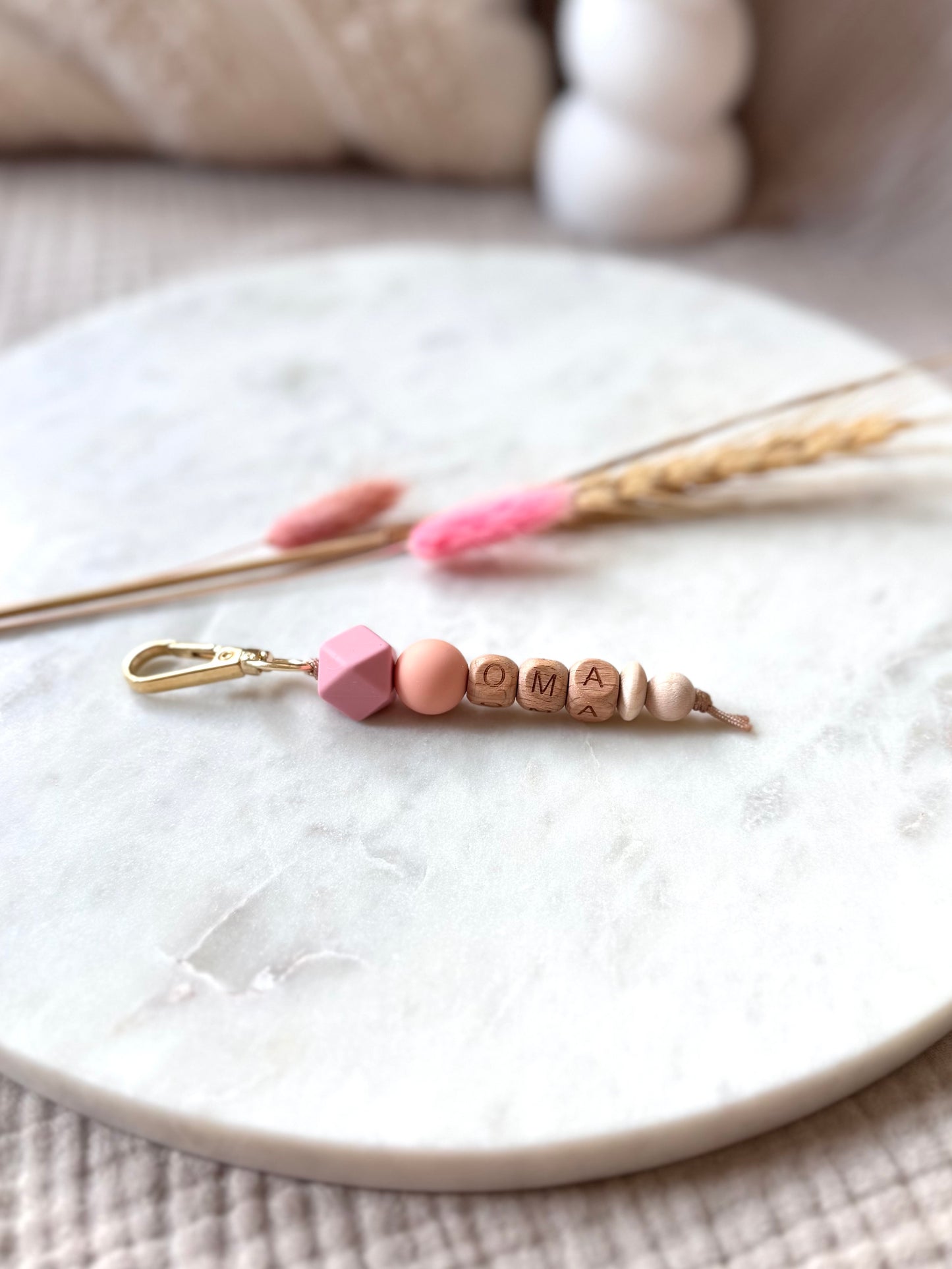 Schlüsselanhänger OMA Rosa & Peach- Holzperlen & Silikonperlen - Geschenk für Oma