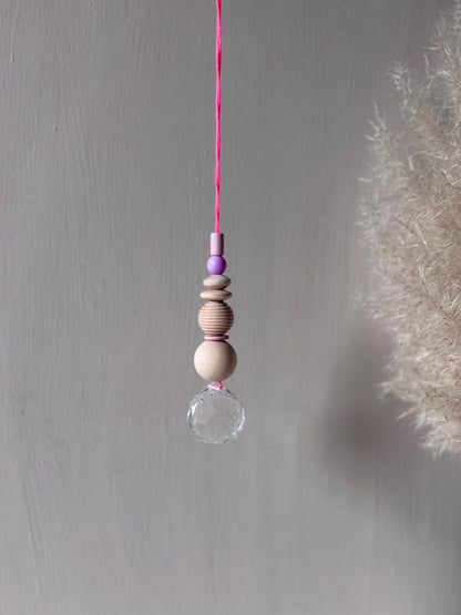 Handgefertigter bunter Sonnenfänger - Suncatcher mit Prisma - Regenbogen Fensterdekoration aus Glas