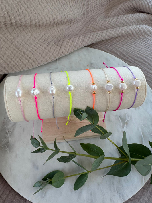 Süßwasserperlen Armband handgefertigt - Ibiza Style Freundschaftsarmband bunte Farben