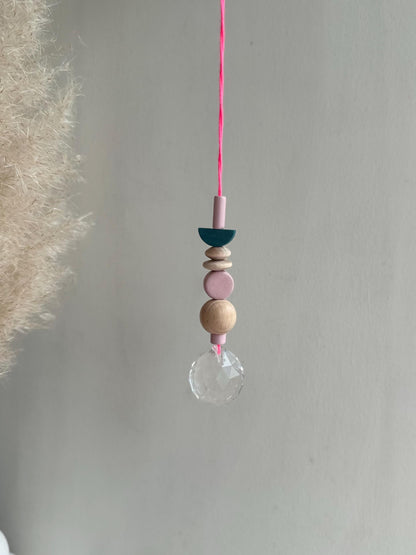 Handgefertigter bunter Sonnenfänger - Suncatcher mit Prisma - Regenbogen Fensterdekoration aus Glas